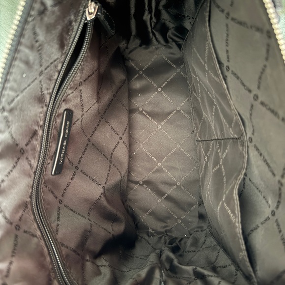 Black Signature Michael Kors Tote and wallet set - Picture 4 of 13